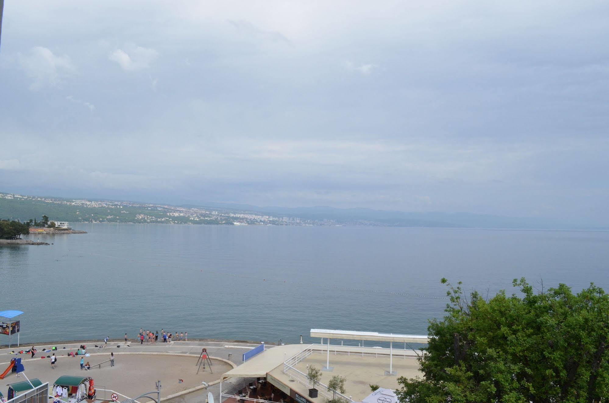 Galeb 3*