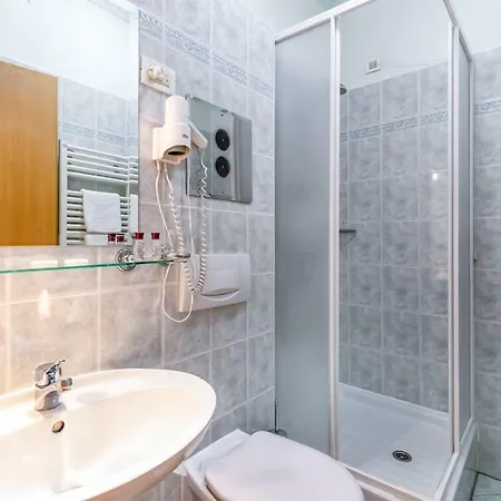 Hotel Galeb Abbázia Kültér fotó